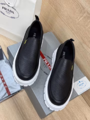 Слипоны Prada — изображение 2