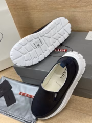 Слипоны Prada — изображение 4