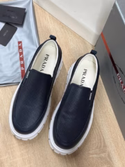 Слипоны Prada — изображение 5