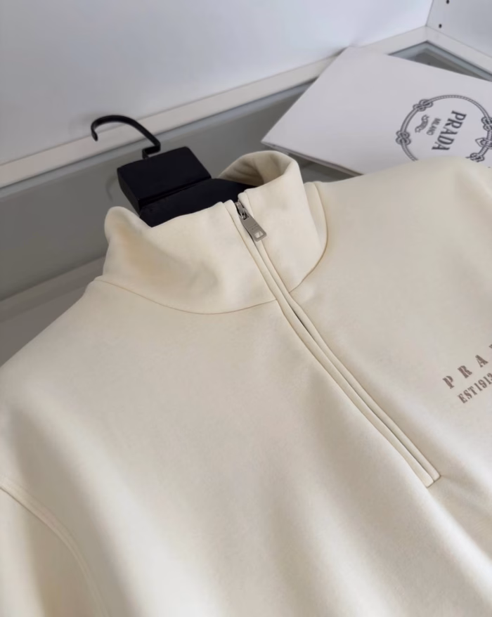 Толстовка Prada — изображение 5