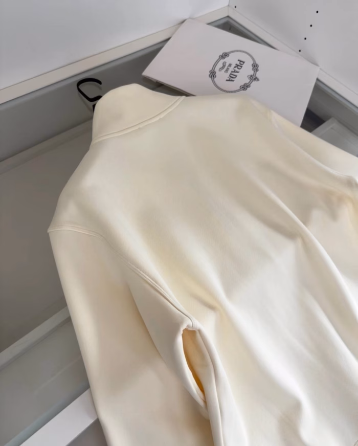 Толстовка Prada — изображение 7