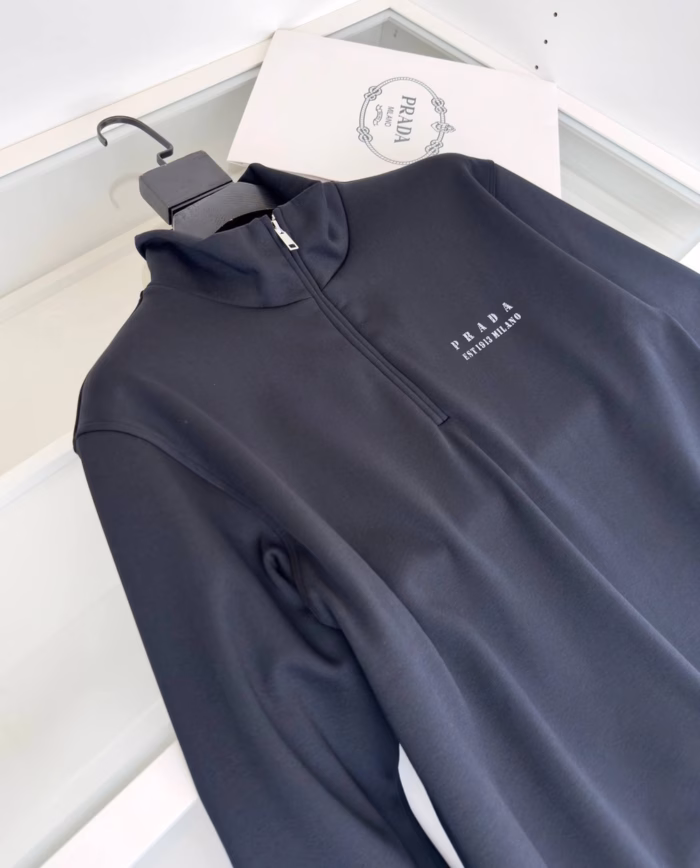 Толстовка Prada — изображение 3