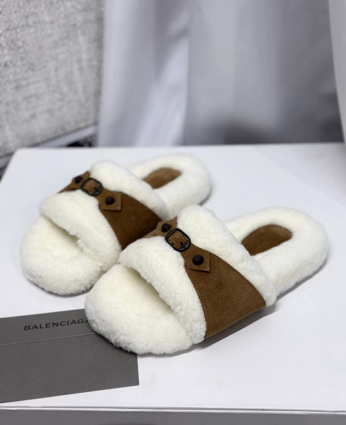 Шлепанцы Balenciaga — изображение 1