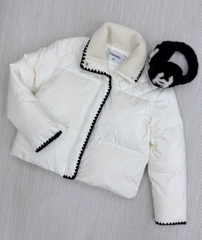 Пуховик CHANEL — изображение 2